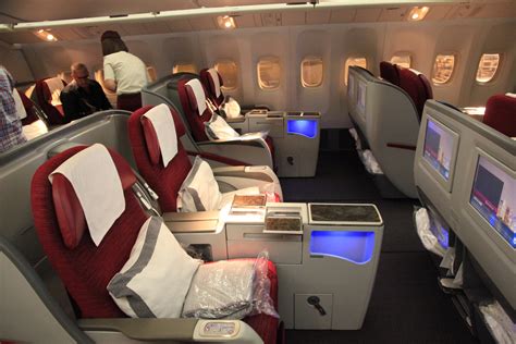 boeing 777-300er qatar business class